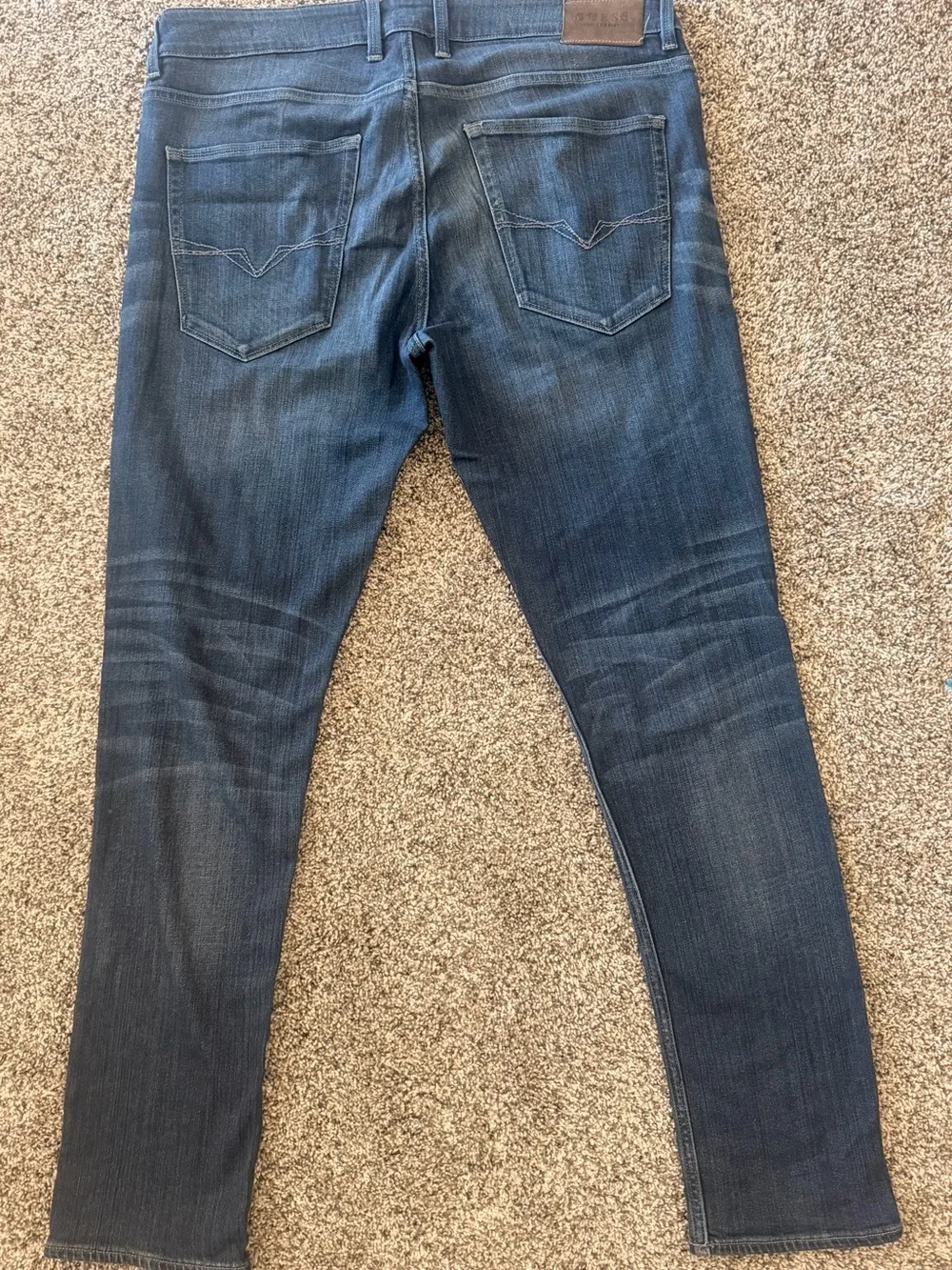 Guess Men's Slim Tapered jeans  in Dark Blue Wash